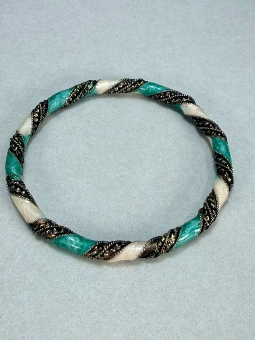 Vintage Silver Tone Twisted Bangle Green And White Enamel Filigree Bracelet